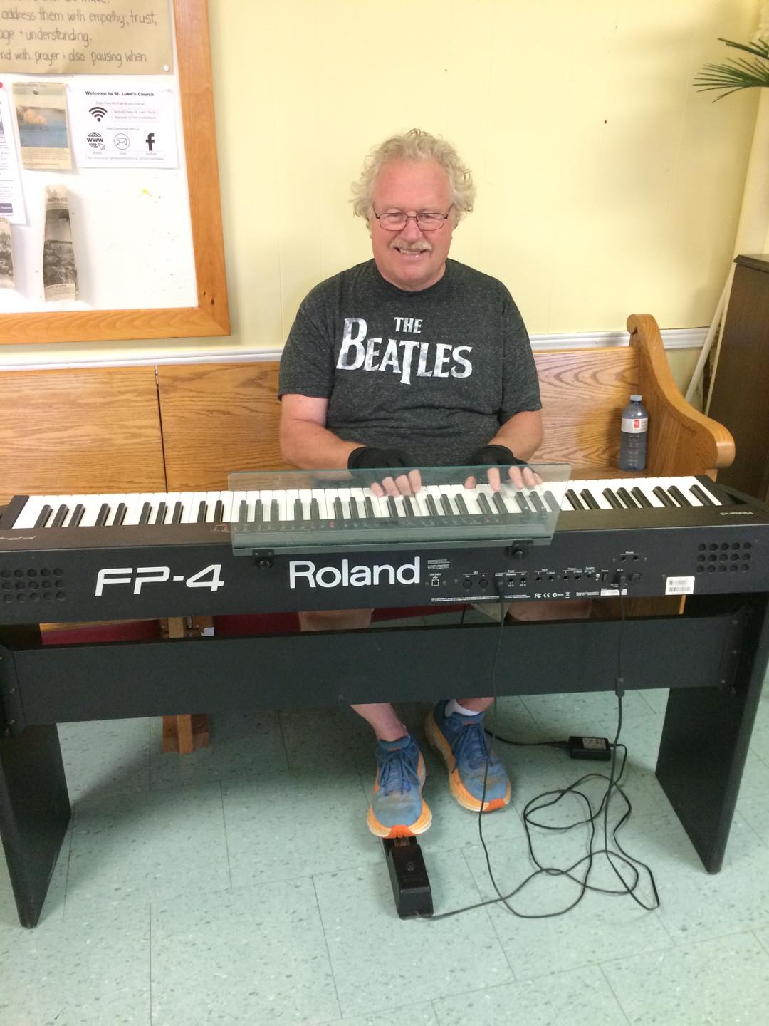 On August 25, 2024, our popular Cafe Church service was held downstairs at St. Luke's in Hubbards. Clair MacInnis led the service and was assisted by Jackie Snair. The theme of today's service was Bread and we were also treated to some home-made bread made by Clair. Today's garden bouquet included hydrangea, different coloured lisianthus, red zinnias, peach shrub roses, white and pink cosmos and two-tone pink gladiolus.